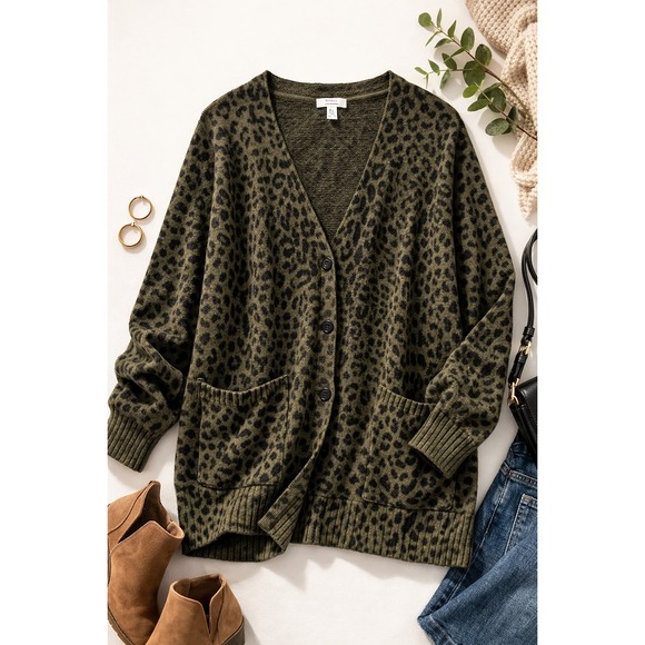 J. Jill Sweaters - J. Jill XL Tall Dark Green Leopard Print Cardigan Button Front Pockets